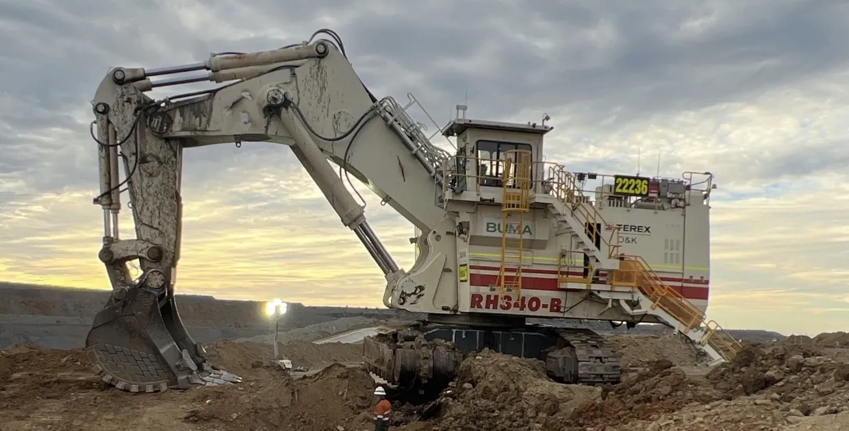 RH340 excavator