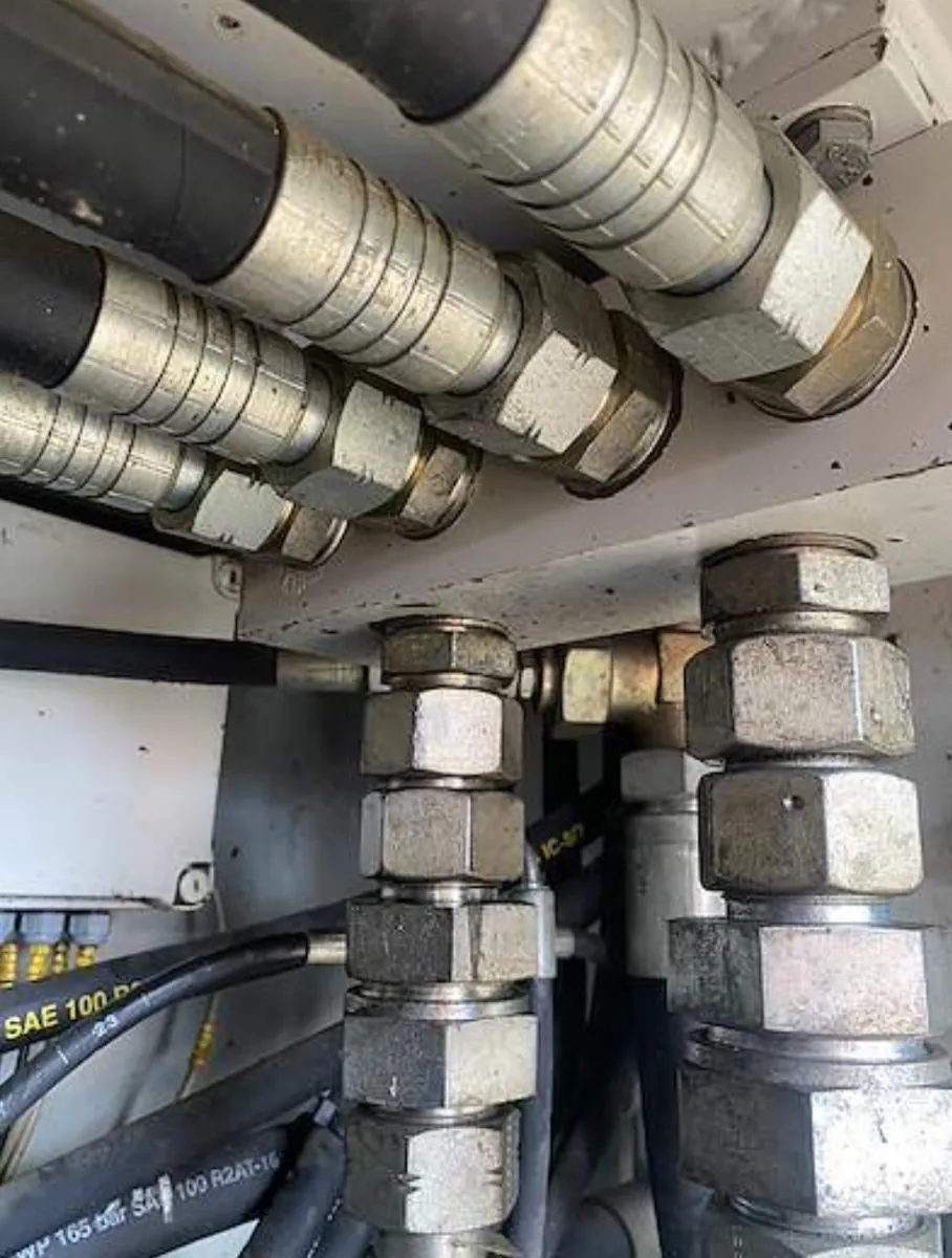 Hydraulic fittings